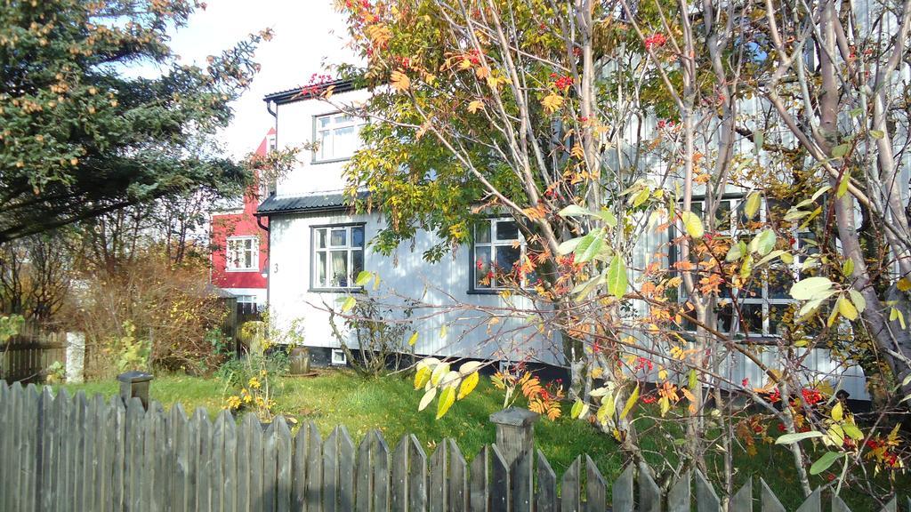 Bed And Books B&B Reykjavik Exterior photo